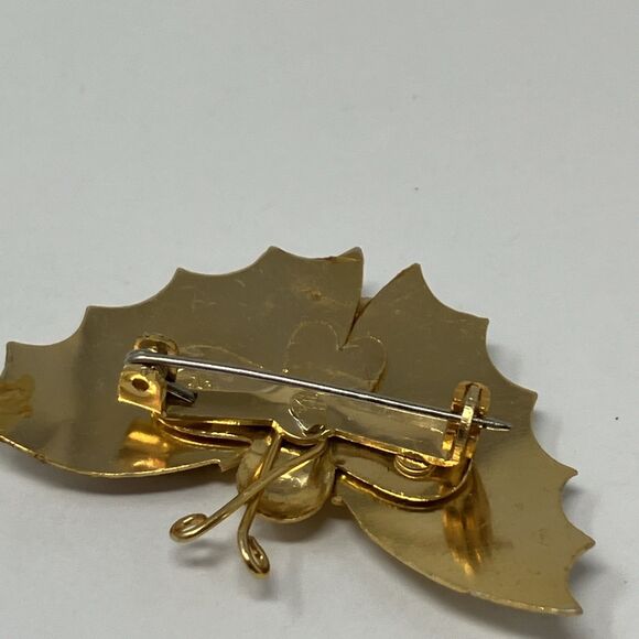Vintage Goldtone White Shell Mother of Pearl BUTTERFLY Brooch Lapel Pin - Picture 6 of 6